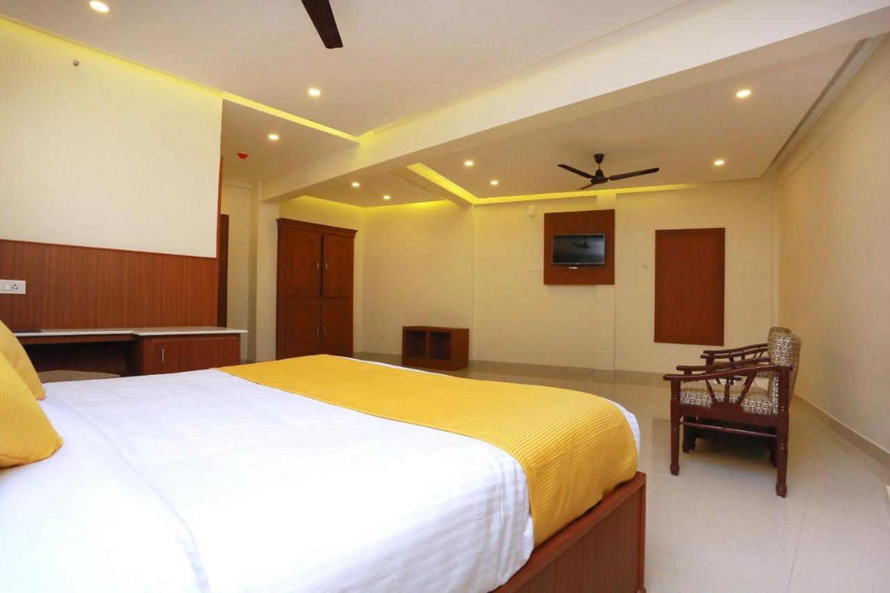 Capital O Kovilakam Residency Thrissur Buitenkant foto
