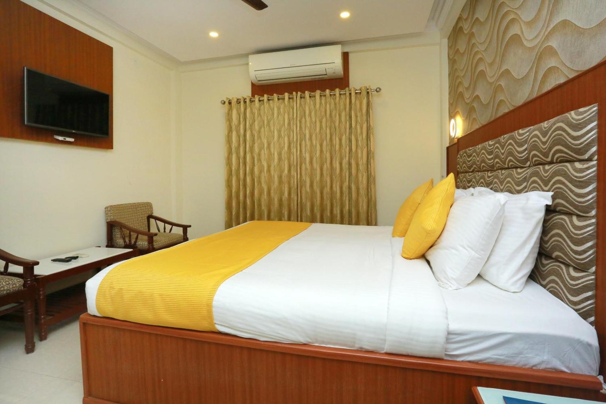 Capital O Kovilakam Residency Thrissur Buitenkant foto