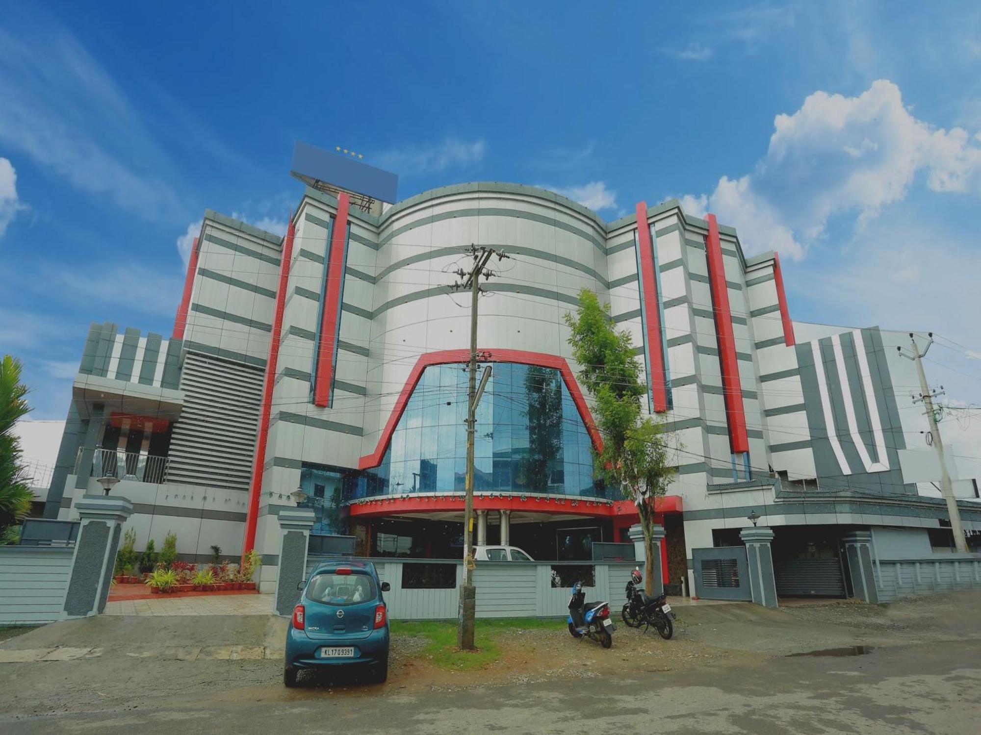 Capital O Kovilakam Residency Thrissur Buitenkant foto