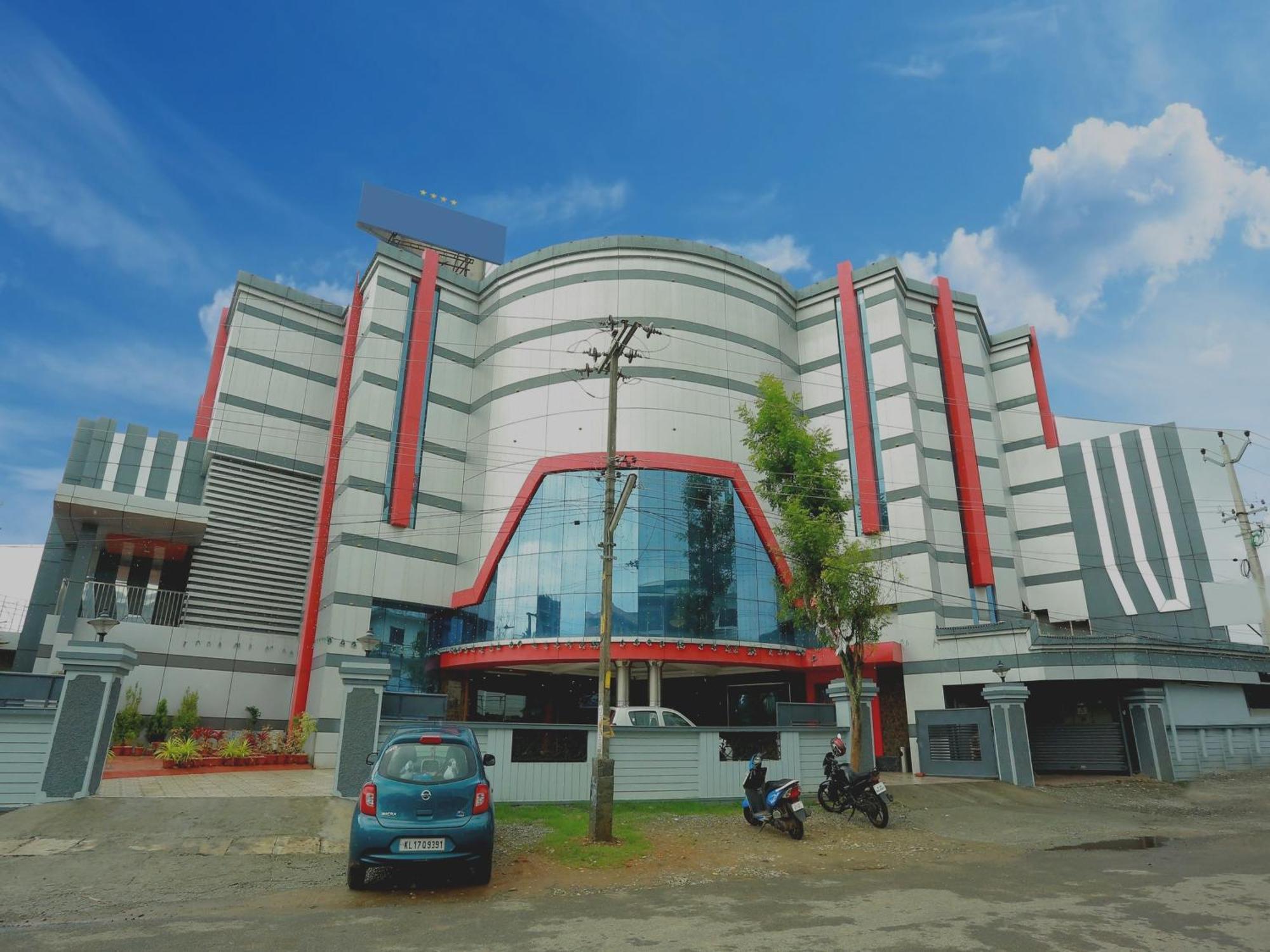 Capital O Kovilakam Residency Thrissur Buitenkant foto